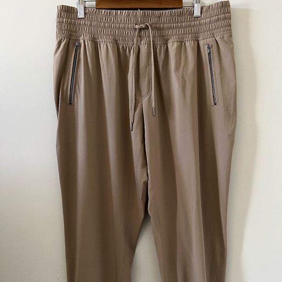 Athleta Pants - Athleta Camden Jogger In Tan Size 16